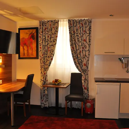 Aparthotel Batu 3*
