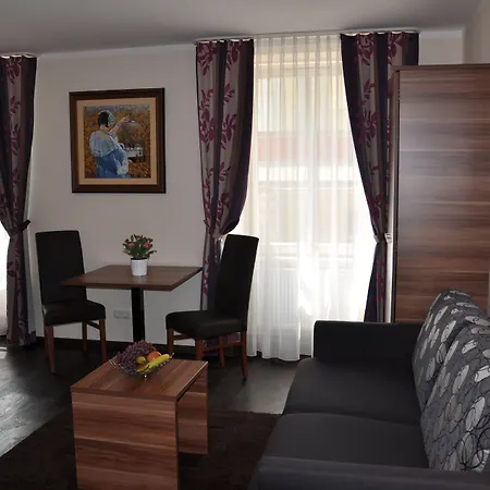 Batu Aparthotel 3*