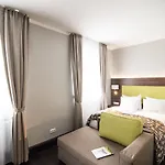 Lägenhetshotell Batu 3*