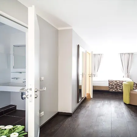 Batu Aparthotel 3*