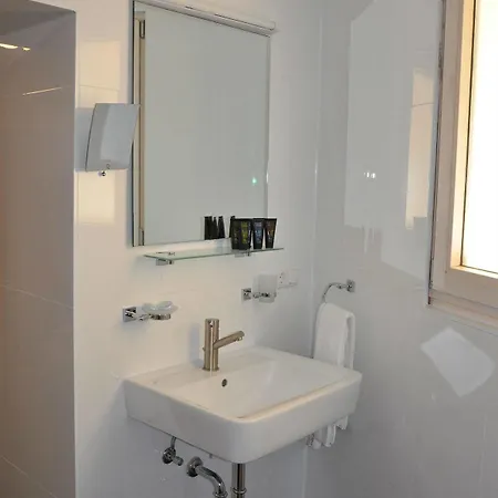 Aparthotel Batu 3*